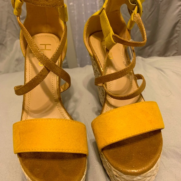 Women Platforms - Picture 1 of 2